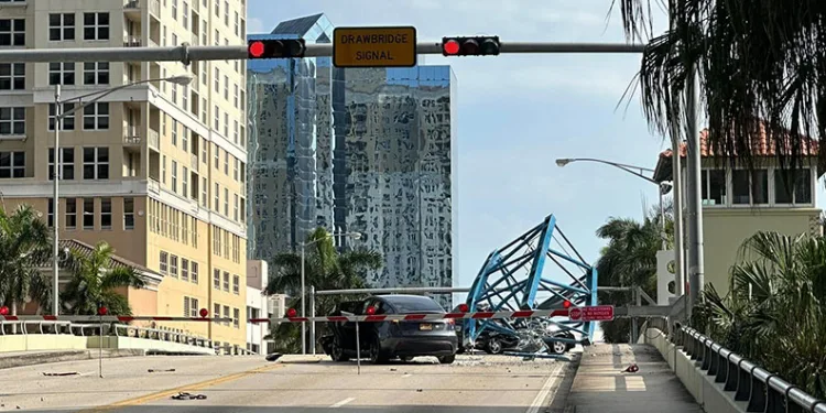 Florida’da vinç aracın üstüne düştü: 1 ölü