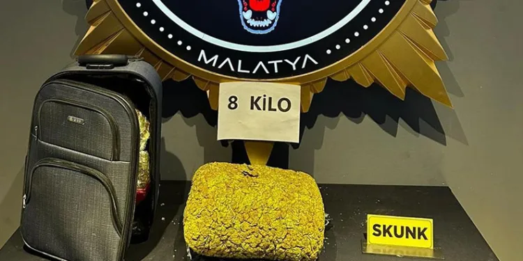 Malatya’da 8 kilo skunk ele geçirildi