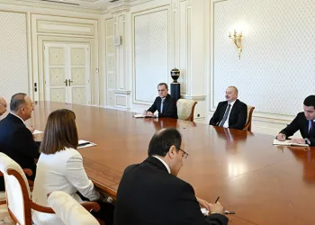 Aliyev, Çavuşoğlu’nu kabul etti