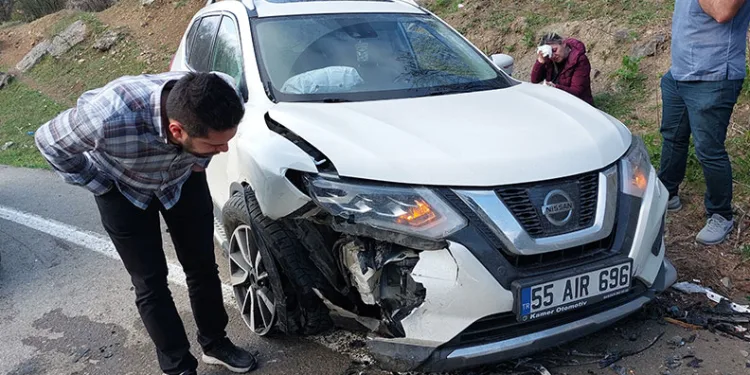 Samsun’da iki otomobil çarpıştı: 5 yaralı