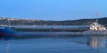 Çanakkale Boğazı’nda kargo gemisi arıza yaptı