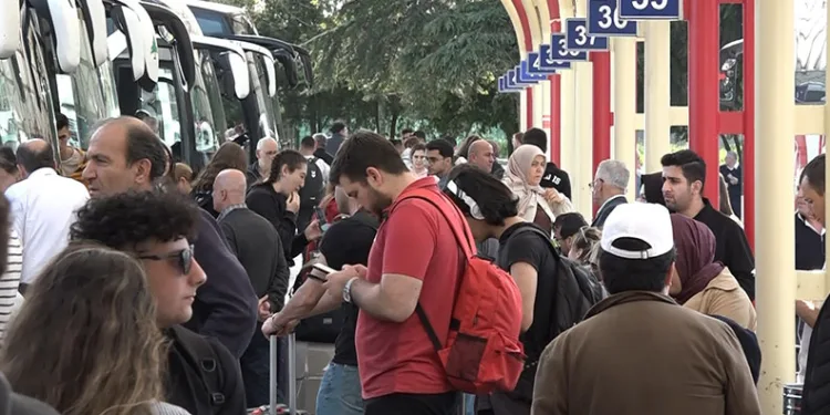 Bursa terminalinde bayram tatili yoğunluğu başladı
