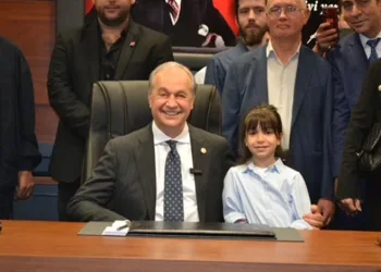 Şükrü Erdem mazbatasını aldı