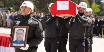 Kalp krizi geçiren polis memuru hayatını kaybetti