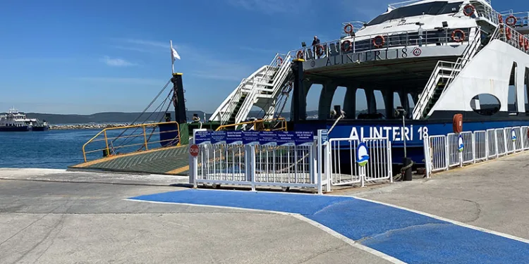 Tatilciler feribot kuyruğu oluşturmadı