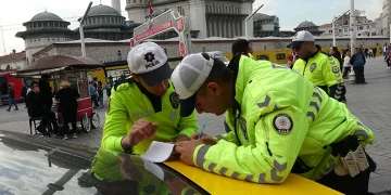 Taksim’de ticari taksi denetimi: 39 bin 155 lira ceza kesildi