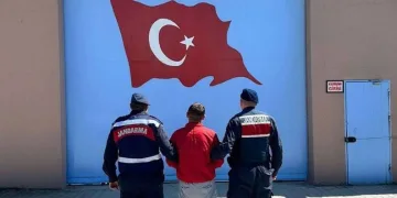 18 yıl hapis cezasıyla aranıyordu yakalandı