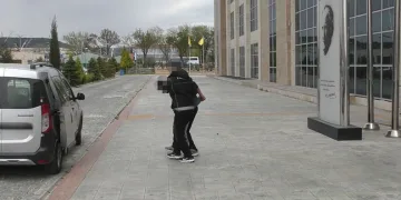 Uşak’ta 1 uyuşturucu satıcısı tutuklandı