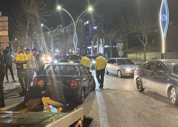 Trafiği birbirine kattı: Kaçtığı kaza yerine geri geldi