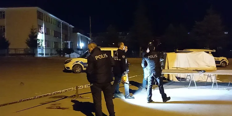 İki grubun kavgası hastanede bitti: 1’i ağır 9 yaralı