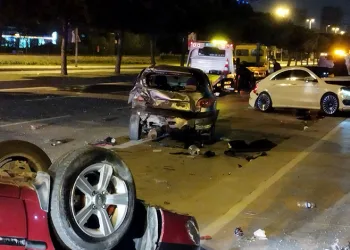 4 araçlı zincirleme trafik kazası: 5 yaralı