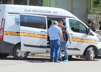 Anne ve oğlu evde ölü olarak bulundu