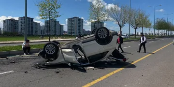Diyarbakır’da iki otomobil çarpıştı: 6 yaralı