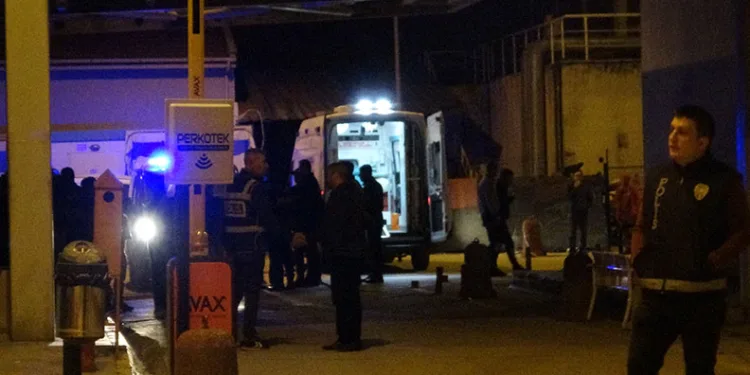 Boşanma aşamasındaki eşini pompalı tüfekle öldürdü