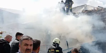 Beyşehir’de korkutan ev yangını