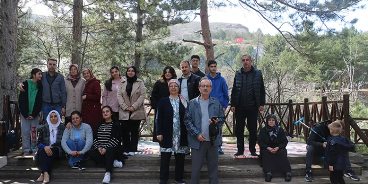 Bayram tatilinde mesire alanları doldu taştı