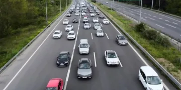 Kamyon, çekici ve tankerlerin yola çıkması yasak