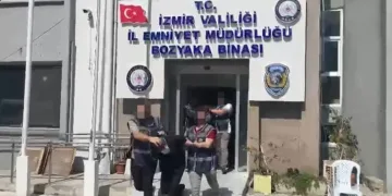 İzmir’de iş adamı başından vurulmuş halde kamyonetinde bulundu