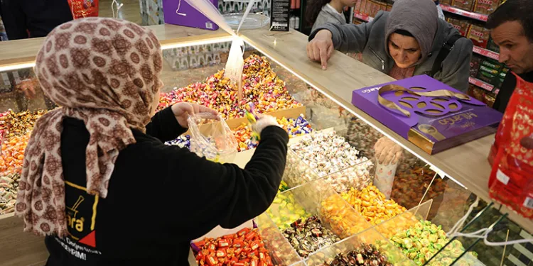 Konya’da Bayram için alışveriş telaşı başladı