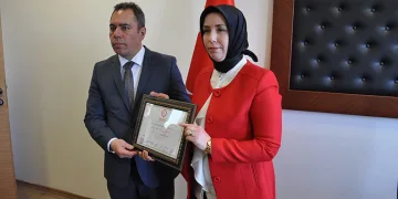 Kars Belediye Başkanı Senger görevine başladı