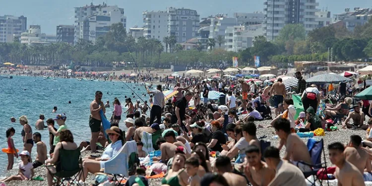 Bayram turizm sektörüne ilaç oldu