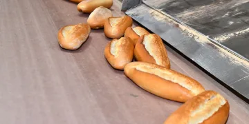 İzmir’de ekmek 5 TL’ye düştü