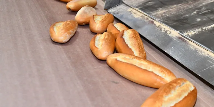 İzmir’de ekmek 5 TL’ye düştü