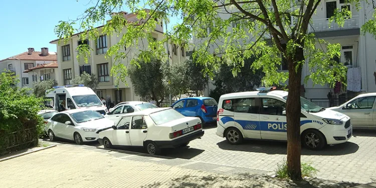 Emekli polis memuru silahla vurulmuş halde bulundu