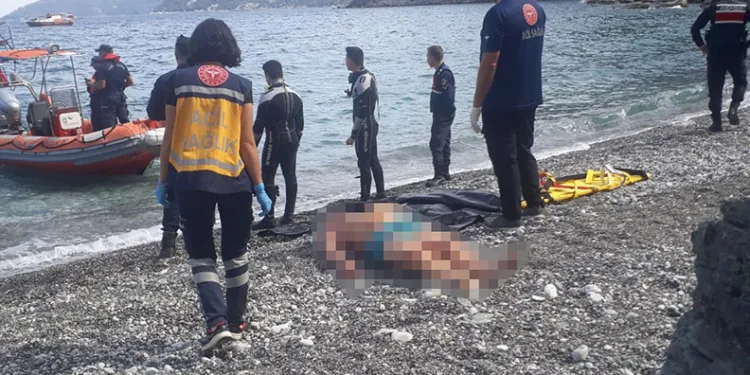 Marmaris’e tatile gelen İngiliz turist denizde hayatını kaybetti