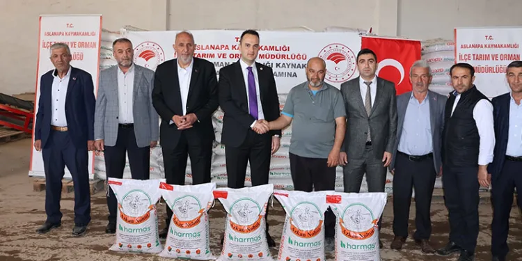 Kütahya’da üreticiye nohut tohumu dağıtıldı
