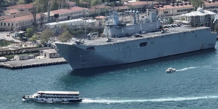 TCG Anadolu’ya benzeyen İspanya Hücum Gemisi havadan görüntülendi