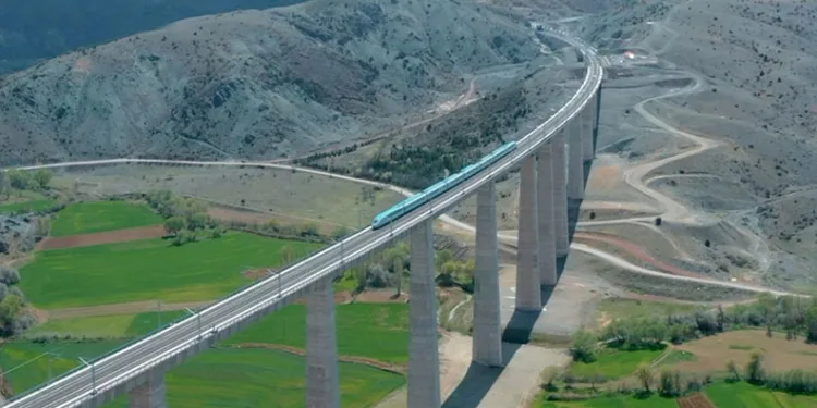 Sivas-İstanbul yüksek hızlı tren seferleri başlıyor