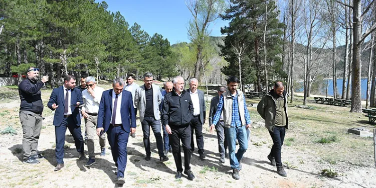 Gölcük Tabiat Parkı’nda düzenleme çalışması