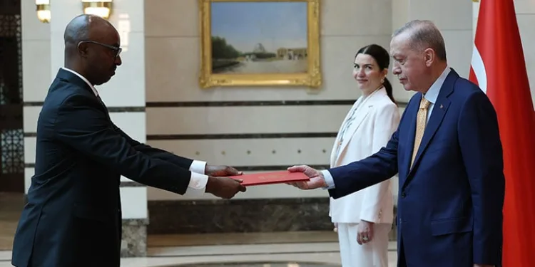 Erdoğan’a büyükelçilerden güven mektubu