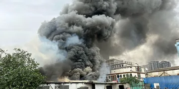 Fabrika yangını kontrol altına alındı