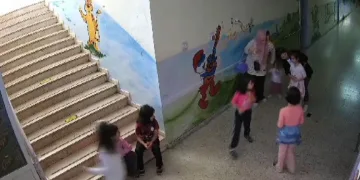 Boğazına şeker kaçan öğrenciyi Heimlich manevrasıyla kurtardı