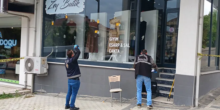 Beylikdüzü’nde giyim mağazasına silahlı saldırı