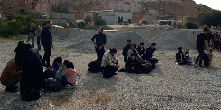 Manisa’da 27 düzensiz göçmen yakalandı