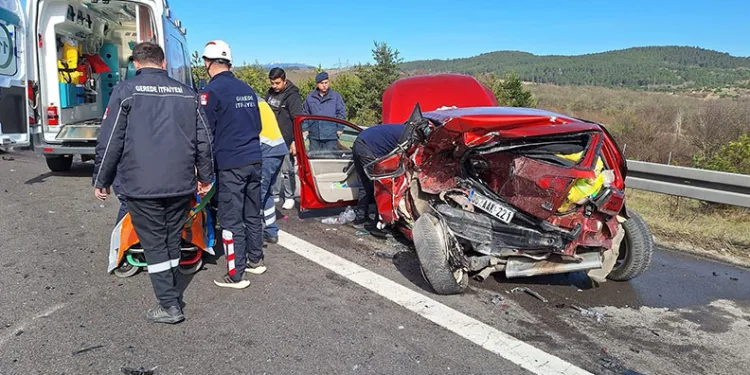 Bayram tatili yolunda kaza: 3 yaralı