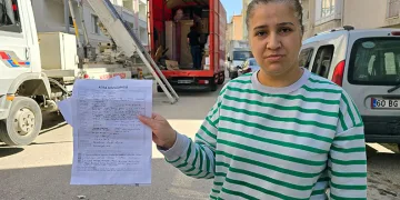 Ev sahibinin annesine bakmaktan vazgeçince evden çıkarıldı