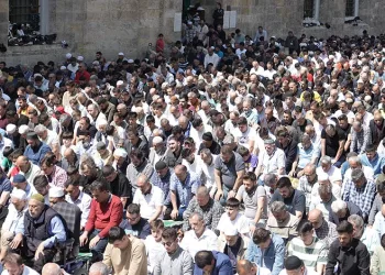 Bursa’da Cuma namazında tarihi camiler doldu taştı