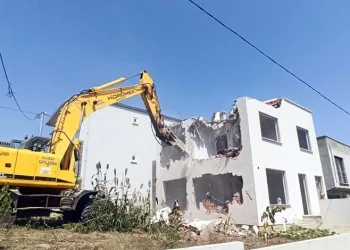 Bursa Mudanya’da 5 yılda 40 kaçak yapı yıkıldı