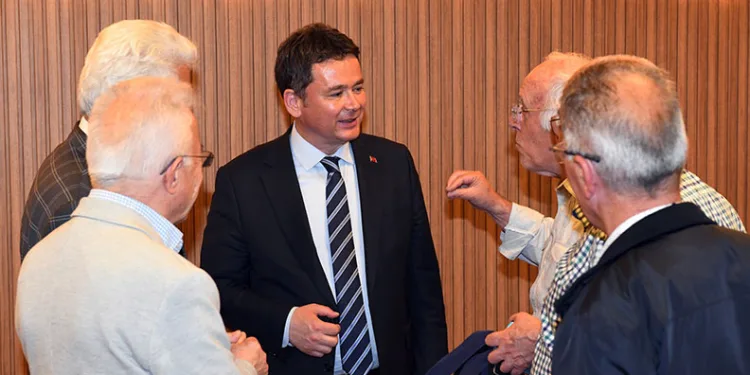 Erkan Aydın, makamının kapılarını halka açtı