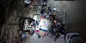 Tokat’ta vatandaşlar geceyi dışarıda geçiriyor