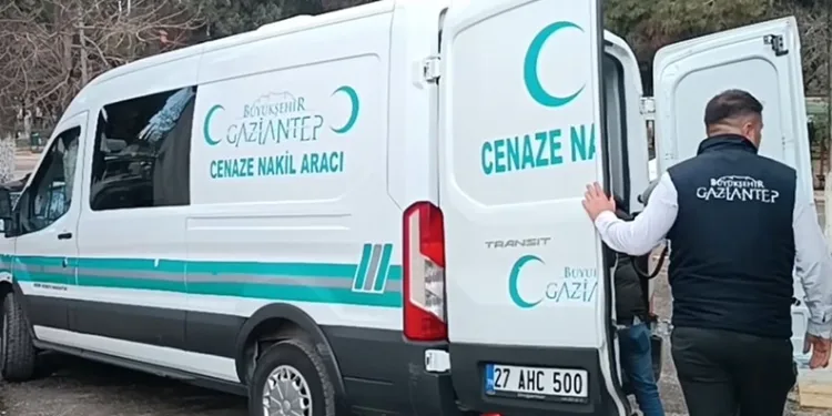 14 yaşındaki kız, babasını bıçaklayarak öldürdü