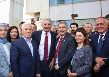 Gemlik Belediye Başkanı mazbatasını aldı