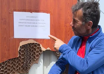 Ayı saldırılarından bıktı, çareyi ayıya not yazmakta buldu