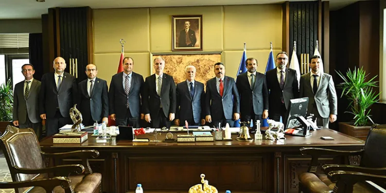 Mustafa Bozbey, AK Partili Belediye başkanlarını ağırladı