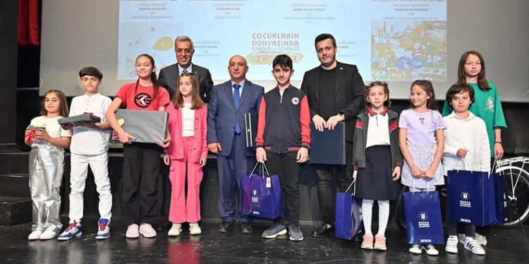 Ödüller çocuklarla buluştu