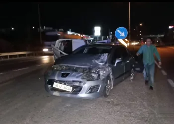 Bursa’da otomobil ile hafif ticari araç çarpıştı: 9 yaralı